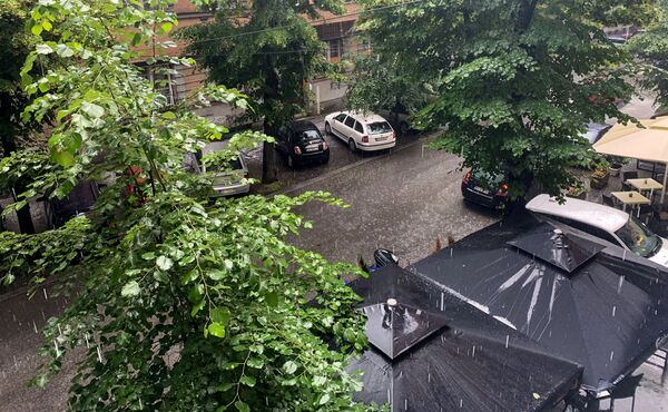 Grad se obrušio na Beograd /foto, video/ - Sputnik Srbija