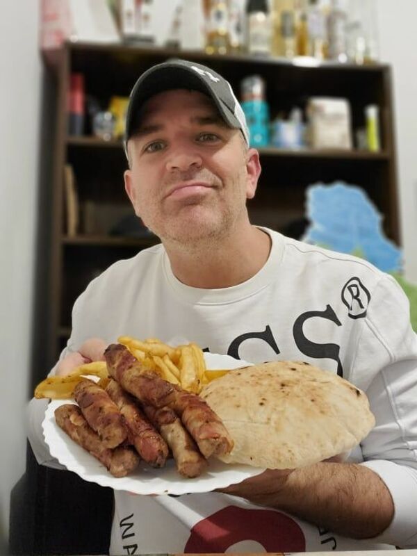 „Zašto mrze Srbe, pa oni su najbolji!“: Amerikanac širom sveta ispravlja nepravdu prema Srbiji „Zašto mrze Srbe, pa oni su najbolji!“: Amerikanac širom sveta ispravlja nepravdu prema Srbiji - Sputnik Srbija