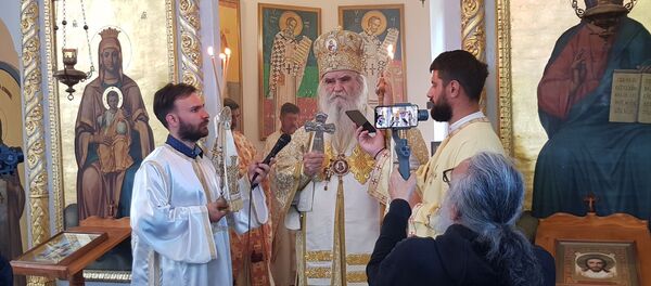 Mitropolit Amfilohije se obraća vernicima Mitropolit Amfilohije se obraća vernicima - Sputnik Srbija