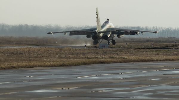 Јуришни авион Су-25УБ на војним вежбама у Јужном војном округу - Sputnik Србија
