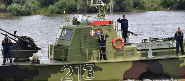 Припадници Речне флотиле Војске Србије на београдском Ушћу - Sputnik Србија
