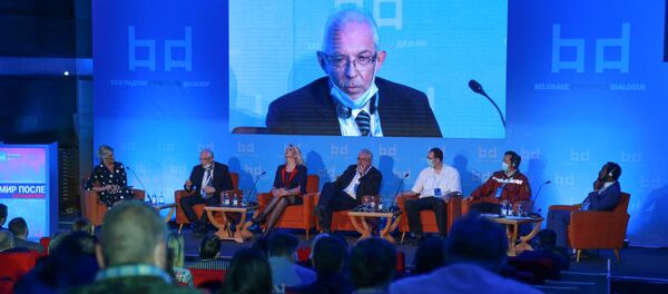 Članovi kriznog štaba na konferenciji „Svet posle virusa korona“  - Sputnik Srbija