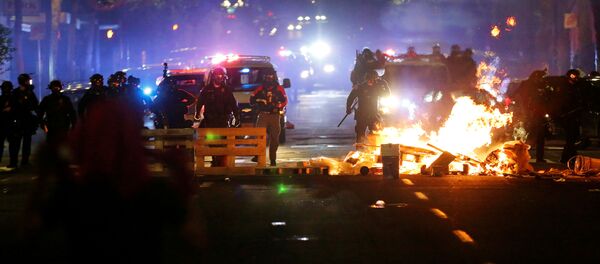 Протести у Минеаполису - Sputnik Србија