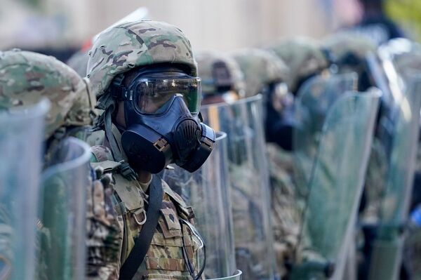 Демонстранти, пљачкаши, антитрамповци, Антифа: Ко све вуче конце великог лома у Америци /видео/ Демонстранти, пљачкаши, антитрамповци, Антифа: Ко све вуче конце великог лома у Америци /видео/ - Sputnik Србија