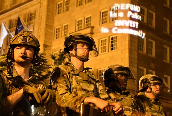Египат? Сирија? Венецуела? Не, ово је Америка: Градови због протеста као ратна зона /фото, видео/ Египат? Сирија? Венецуела? Не, ово је Америка: Градови због протеста као ратна зона /фото, видео/ - Sputnik Србија