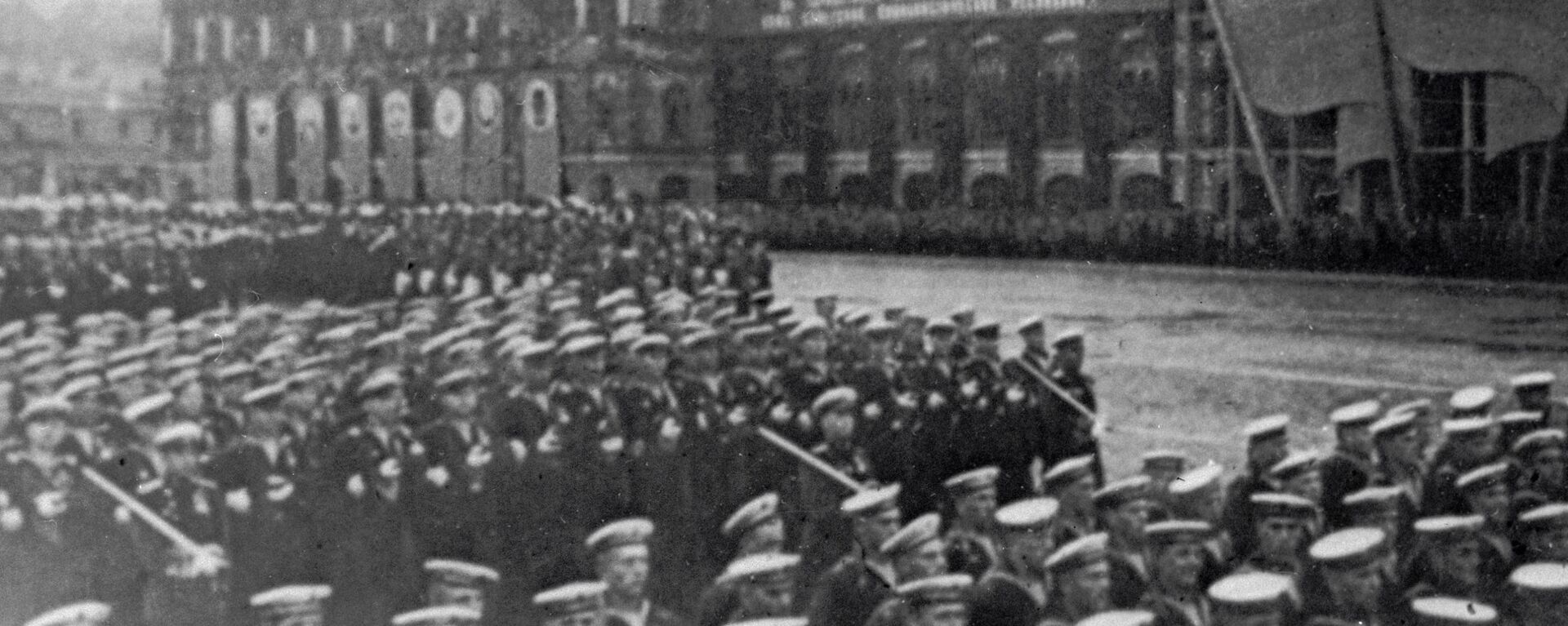 Svečani defile vojnika kombinovanih pukova na Crvenom trgu 24. juna 1945. - Sputnik Srbija, 1920, 08.06.2020