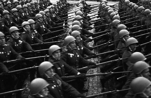 Parada pobede na Crvenom trgu u Moskvi 24. juna 1945.  - Sputnik Srbija