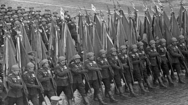 Парада победе на Црвеном тргу у Москви 24. јуна 1945. којом је обележен пораз нацистичке Немачке у Другом светском рату. - Sputnik Србија