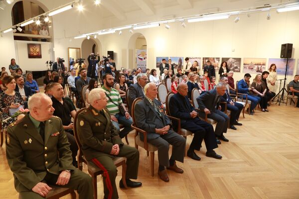 „Vi ste dokaz šta je istina“: Srpskim veteranima dodeljene medalje /video, foto/ „Vi ste dokaz šta je istina“: Srpskim veteranima dodeljene medalje /video, foto/ - Sputnik Srbija