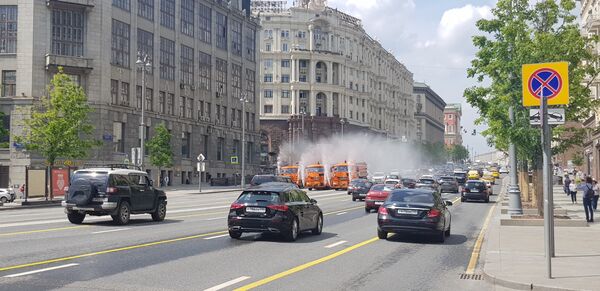 Крај самоизолације Московљана. Приоритети — природа, сунце, фризер, теретана... /фото/ Крај самоизолације Московљана. Приоритети — природа, сунце, фризер, теретана... /фото/ - Sputnik Србија