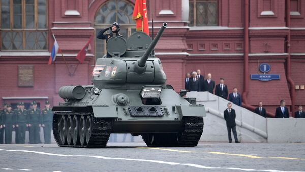 Tenk T-34-85 na proslavi 74. godišnjice Dana pobede u Drugom svetskom ratu na Crvenom trgu u Moskvi - Sputnik Srbija