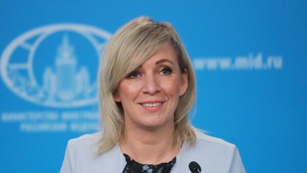 Zaharova:Nikad se nije desilo da ruske diplomate napuste pregovore zalupivši vratima - Sputnik Srbija