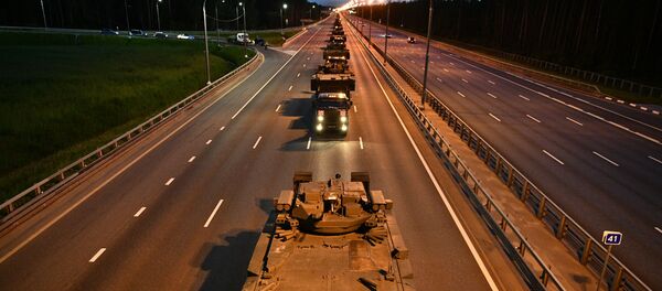 Конвој војне технике креће се према Москви - Sputnik Србија