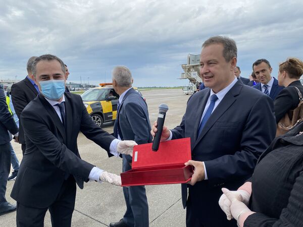 A za Dačića od Lavrova — mikrofon /foto/ - Sputnik Srbija