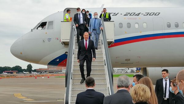 Srpski zvaničnici dočekali su ministra Sergeja Lavrova na beogradskom aerodromu „Nikola Tesla“ - Sputnik Srbija