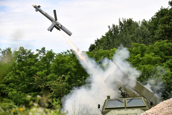 Нови српски „Огањ“ испаљује ракете за три минута /видео, фото/ - Sputnik Србија