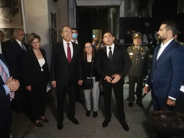 Lavrov: Nećemo zaboraviti žrtve NATO agresije, poginjemo glave pred žrtvama tog zločina /video, foto/ Lavrov: Nećemo zaboraviti žrtve NATO agresije, poginjemo glave pred žrtvama tog zločina /video, foto/ - Sputnik Srbija