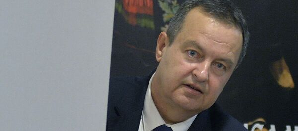 Ivica Dačić na biračkom mestu Ivica Dačić na biračkom mestu - Sputnik Srbija