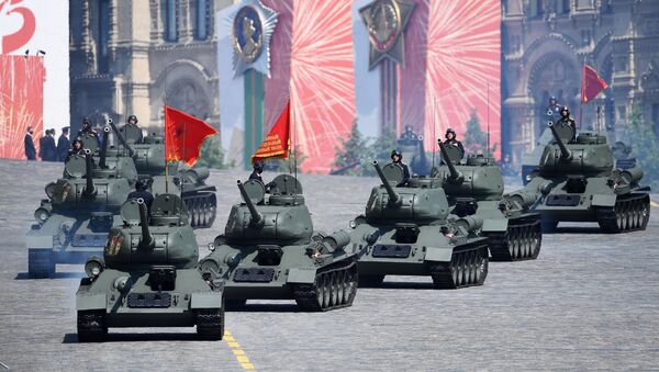 Tenkovi T-34-85 na generalnoj probi parade povodom 75. godišnjice pobede u Drugom svetskom ratu - Sputnik Srbija