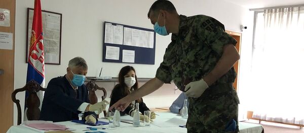 Gardisti na glasanju u Moskvi Gardisti na glasanju u Moskvi - Sputnik Srbija