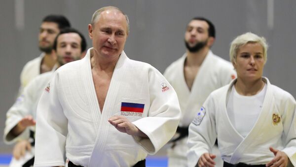 Predsednik Rusije Vladimir Putin na treningu u džudou - Sputnik Srbija