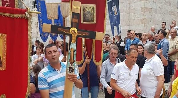 Инспектор Вук Вуковић на челу колоне у Будви Инспектор Вук Вуковић на челу колоне у Будви - Sputnik Србија