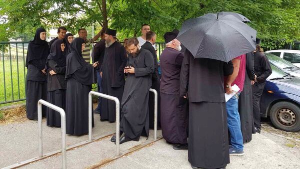 Свештеници и монахиње испред Центра безбедности Подгорица - Sputnik Србија