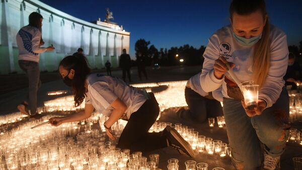 Акција „Свећа сећања“ у Москви - Sputnik Србија