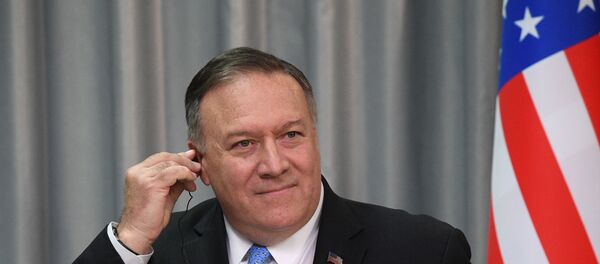 Помео: Болтон поступио као Сноуден - Sputnik Србија