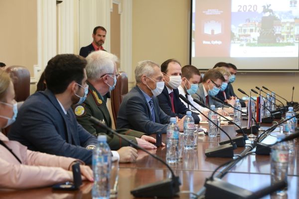 Ниш обележава годишњицу победе над фашизмом пред велику параду победе /видео/   - Sputnik Србија