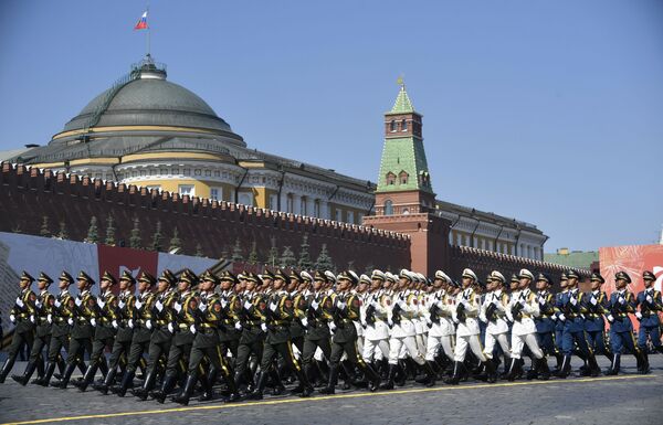 Jedinice kineske vojske marširaju Crvenim trgom u čast pobede nad nacizmom - Sputnik Srbija