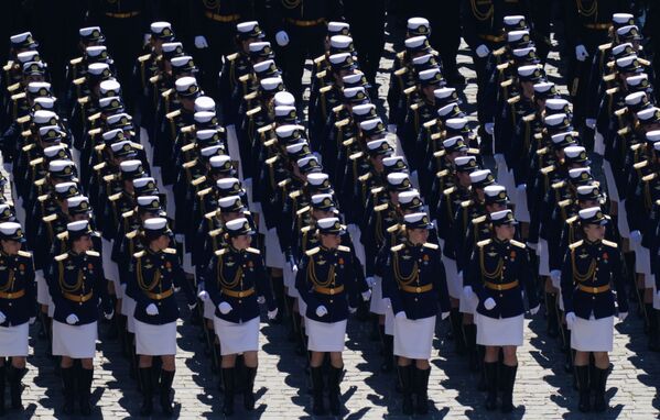 Припаднице војних ваздухопловних снага током параде поводом 75. годишњице победе у Другом светском рату, на Црвеном тргу у Москви - Sputnik Србија