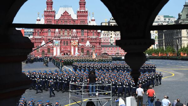 Vojnici tokom svečanog defilea na Paradi pobede u Moskvi - Sputnik Srbija