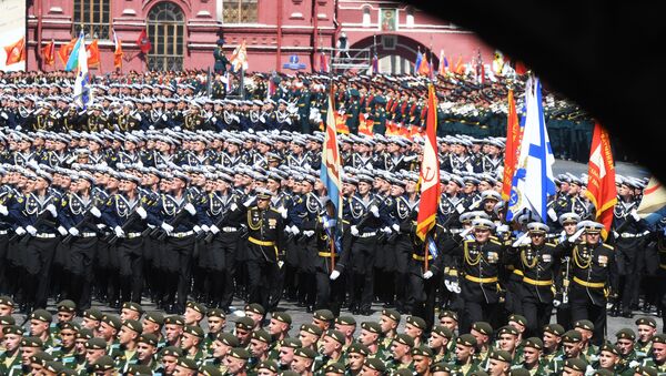 Војници током свечаног дефилеа на Паради победе у Москви - Sputnik Србија