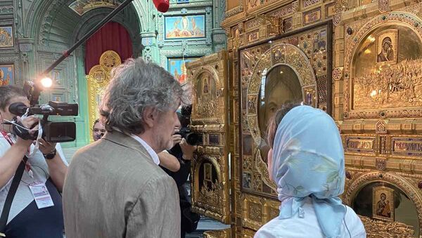 Emir Kusturica posetio glavni hram oružanih snaga Rusije posvećen Vaskrsenju Hristovom. - Sputnik Srbija