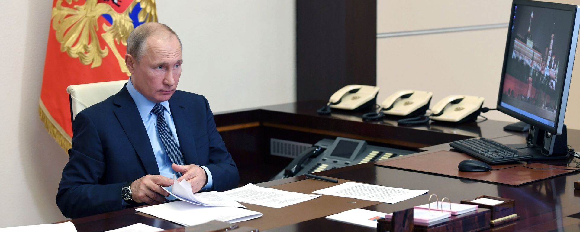 Владимир Путин у свом кабинету - Sputnik Србија, 1920, 20.08.2020