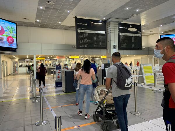 Sputnjik na Skijatosu sa srpskim turistima: Testiranje, pa uživanje u moru i pustoj plaži /video, foto/ Sputnjik na Skijatosu sa srpskim turistima: Testiranje, pa uživanje u moru i pustoj plaži /video, foto/ - Sputnik Srbija