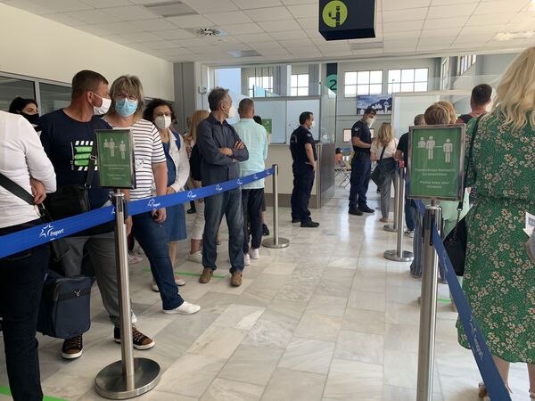 Sputnjik na Skijatosu na početku sezone: Ljubazni domaćini i prazni hoteli /foto/ Sputnjik na Skijatosu na početku sezone: Ljubazni domaćini i prazni hoteli /foto/ - Sputnik Srbija