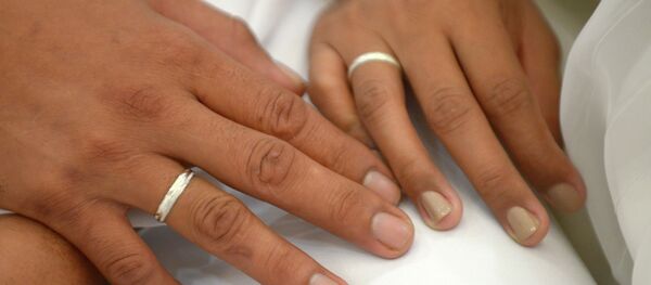 Burme na rukama - Sputnik Srbija