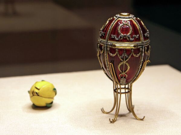 Faberžeovo jaje - Eksponat u obnovljenom muzeju „Faberže‟ u palati Šuvalov u Sankt Peterburgu - Sputnik Srbija