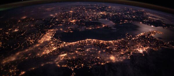 Pogled na noćno nebo nad Evropom sa Međunarodne svemirske stanice - Sputnik Srbija