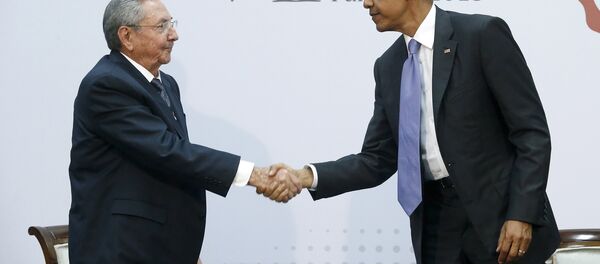 Барак Обама и Раул Кастро у Панами на Америчком самиту - Sputnik Србија