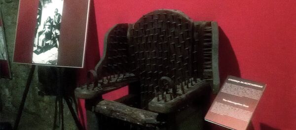 Фотеља за мучење - Sputnik Србија