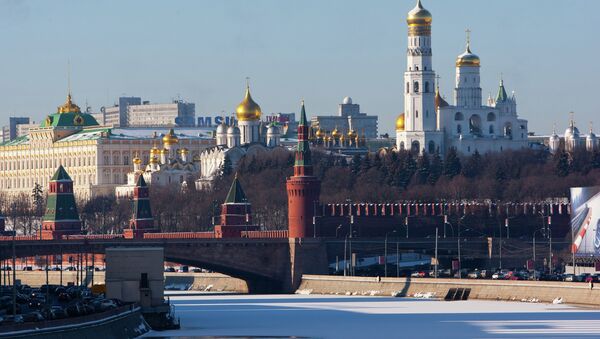 Поглед на зид Кремљ и залеђену реку - Москва - Sputnik Србија