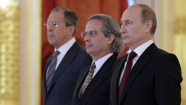 Šef ruske diplomatije Sergej Lavrov, ambasador Argentine u Moskvi Anselmo Tetamanti i predsednik RF Vladimir Putin - Sputnik Srbija