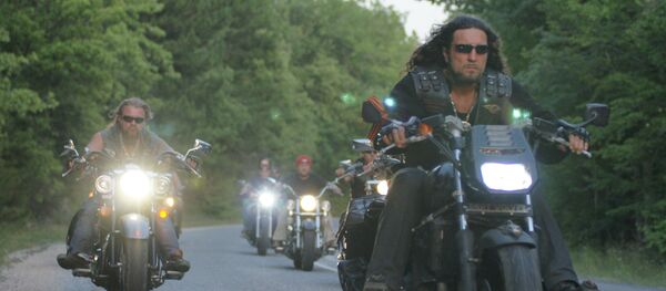 Bajkeri motociklističkog kluba Noćni vukovi - Sputnik Srbija
