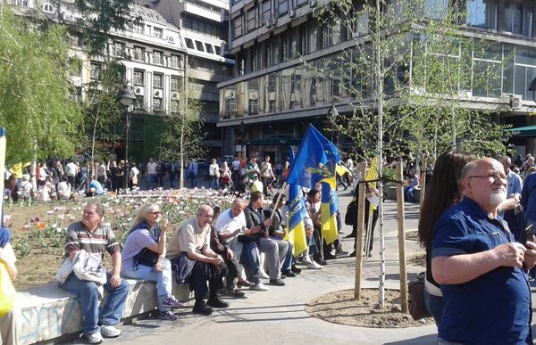 Присталице ДС-а уочи почетка митинга - Sputnik Србија