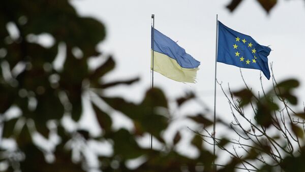 Zastave EU i Ukrajine - Sputnik Srbija
