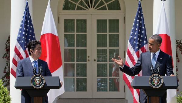 Japanski premijer Šinzo Abe i američki predsednik Barak Obama - Sputnik Srbija