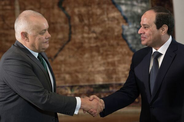 Дмитриј Кисељов и Абдел Фатах ел Сиси - Sputnik Србија